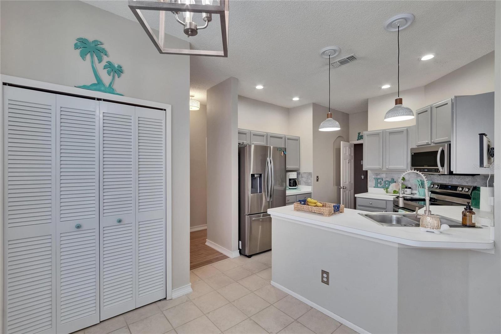 Image 16 of 65 For 4017 3rd Avenue E