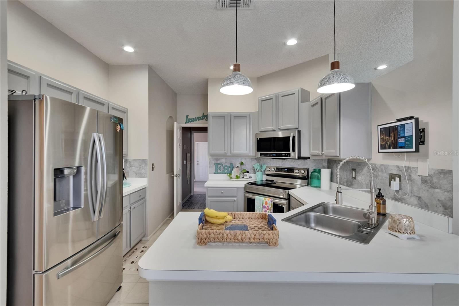 Image 17 of 65 For 4017 3rd Avenue E