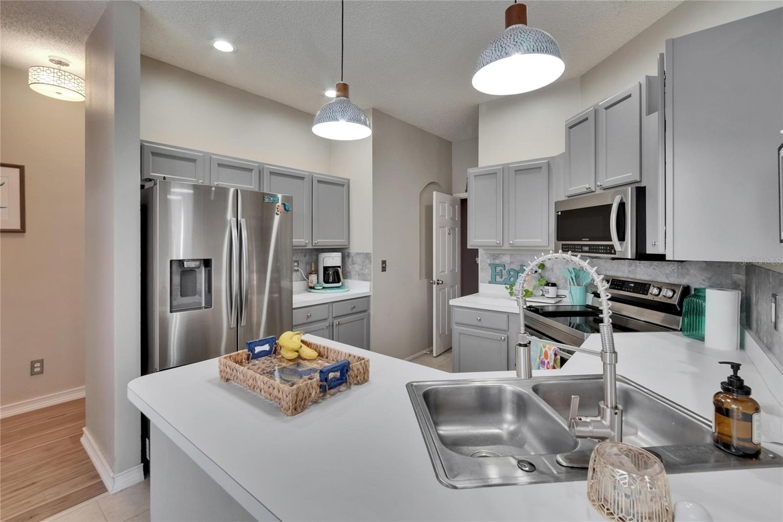 Image 18 of 65 For 4017 3rd Avenue E