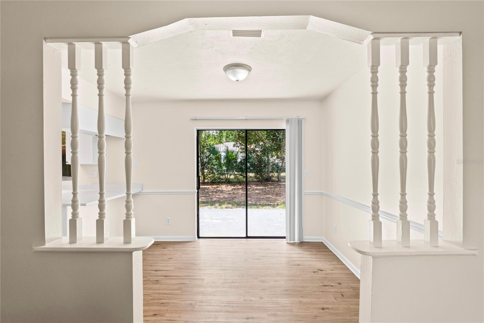 Image 10 of 27 For 2207 Valleybrook Avenue