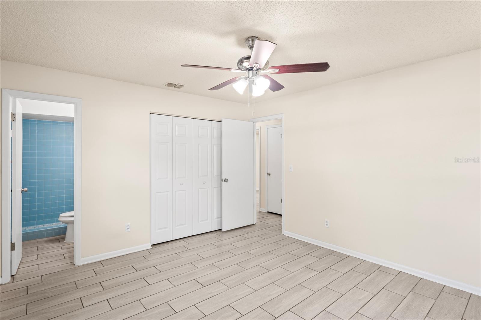Image 13 of 27 For 2207 Valleybrook Avenue
