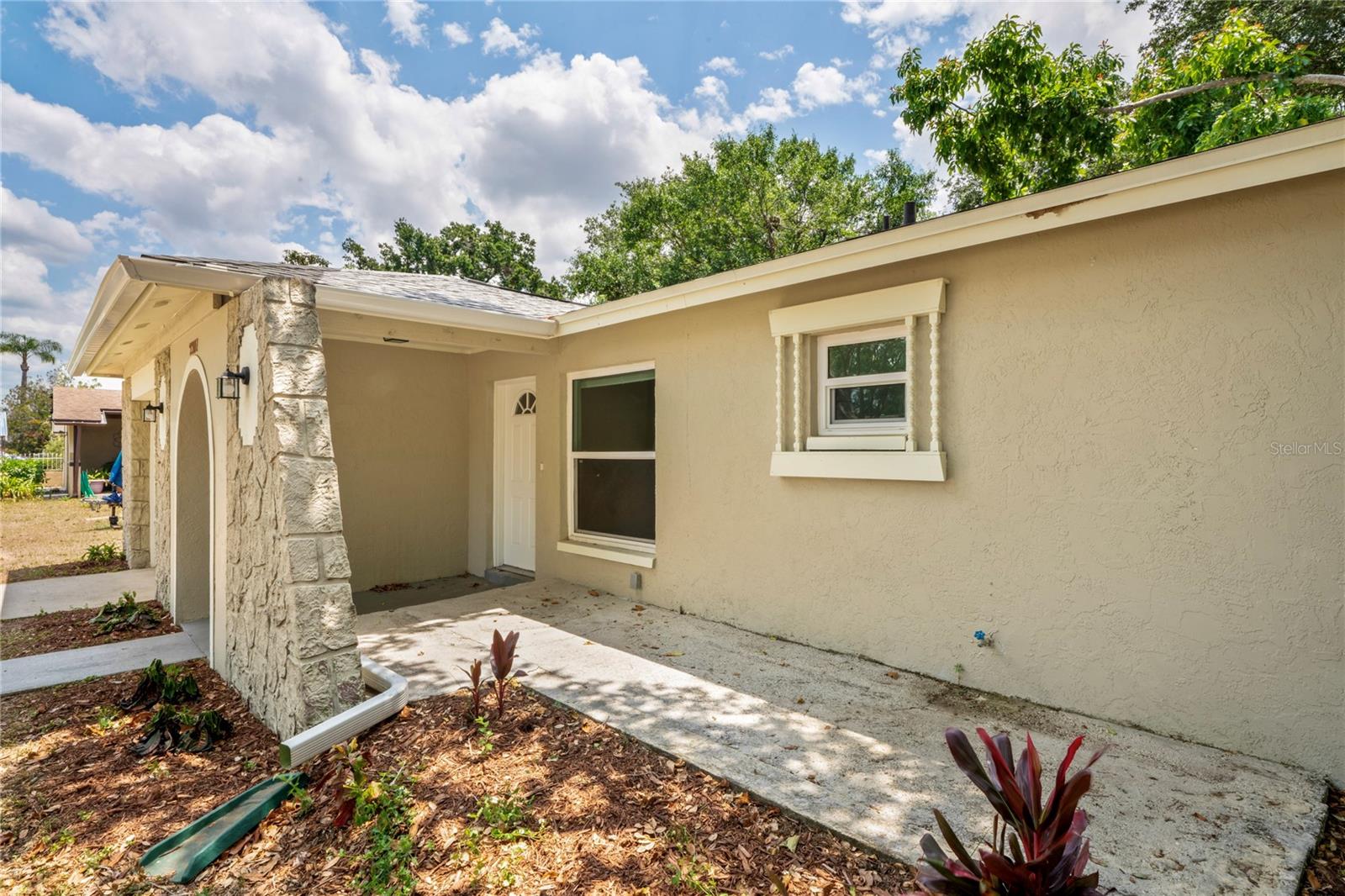 Image 2 of 27 For 2207 Valleybrook Avenue