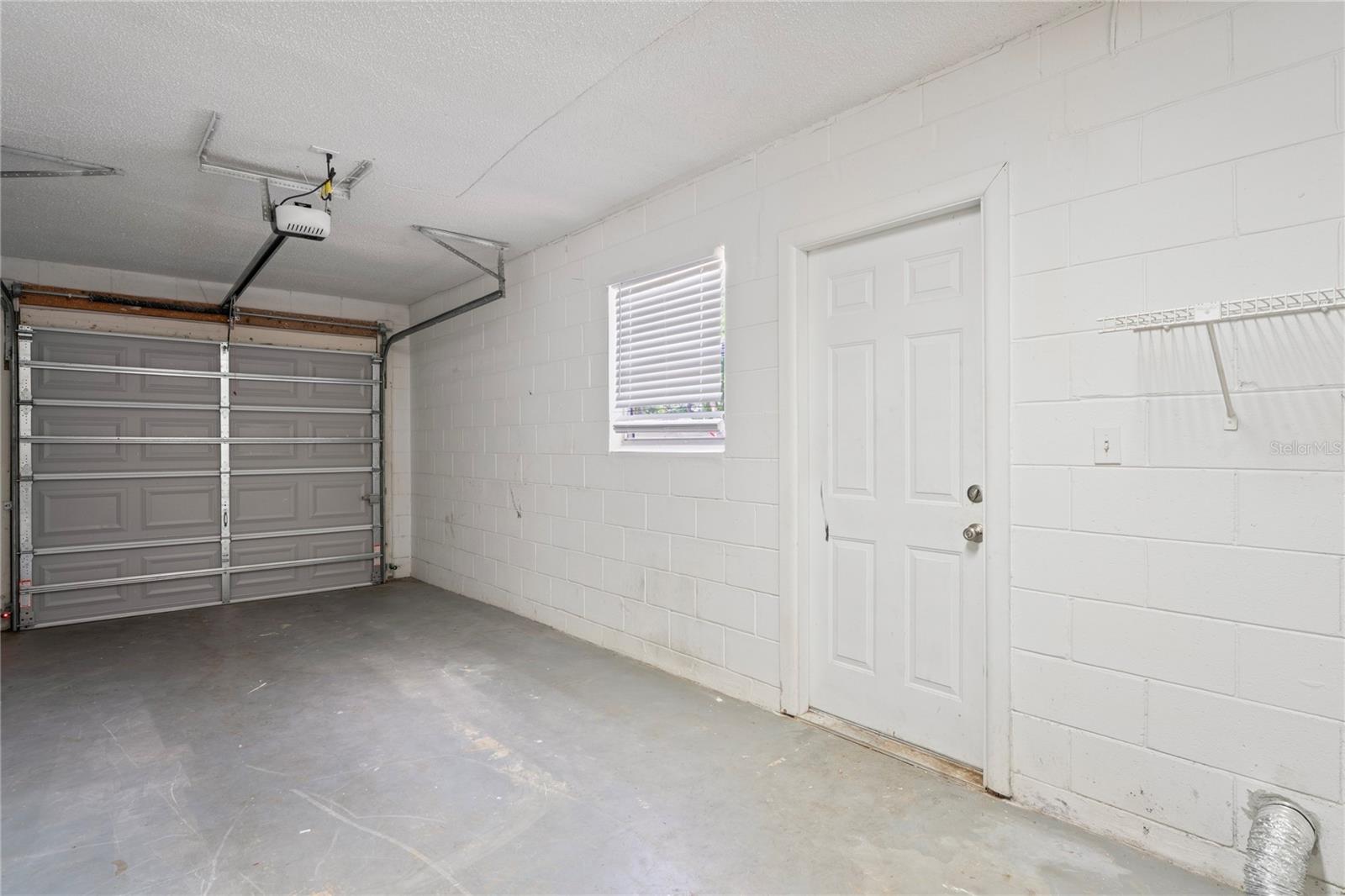 Image 20 of 27 For 2207 Valleybrook Avenue