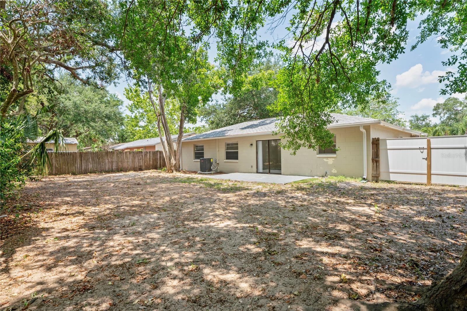 Image 24 of 27 For 2207 Valleybrook Avenue
