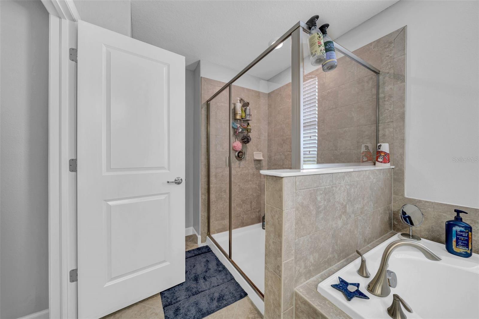 Image 25 of 46 For 11712 Winterset Cove Drive