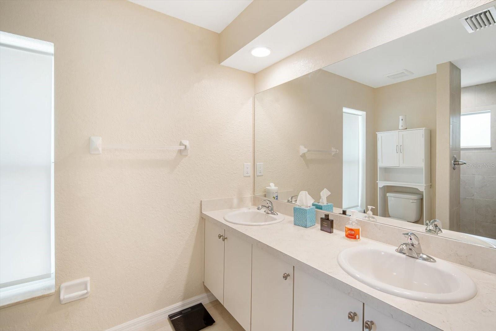 Image 15 of 27 For 10423 Sand Lark Avenue