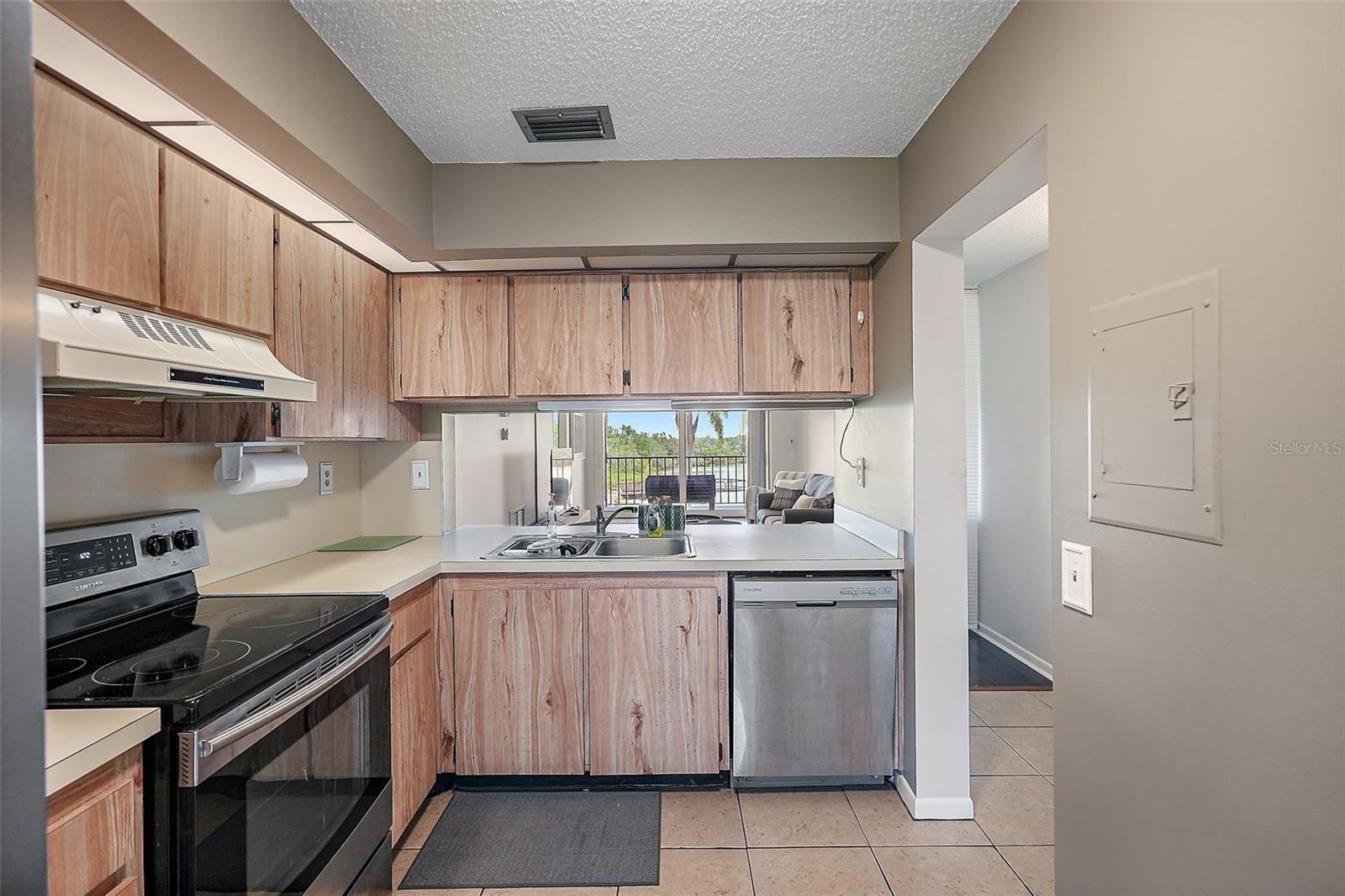 Image 8 of 34 For 6361 Bahia Del Mar Boulevard 205