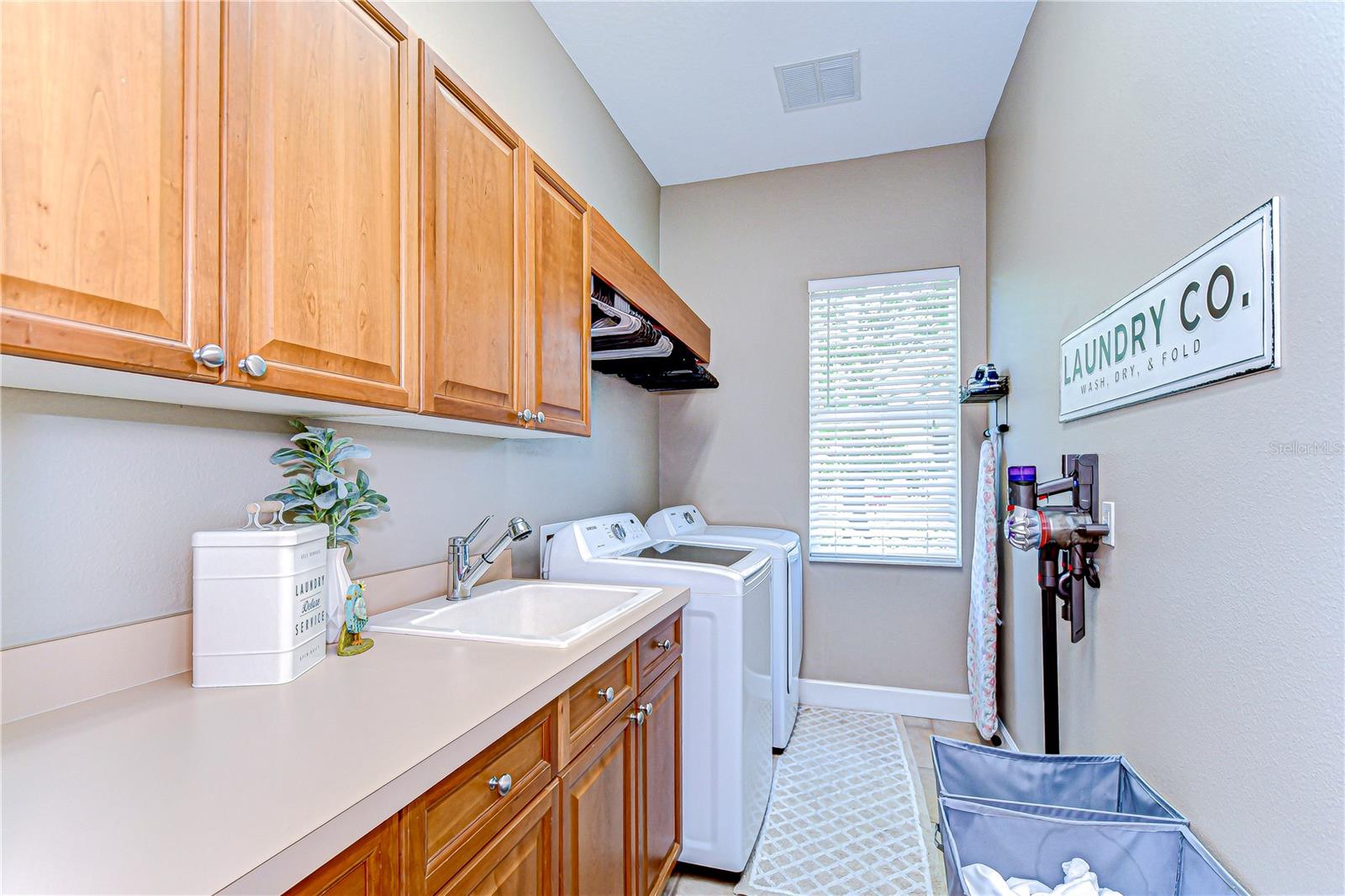 Image 21 of 51 For 3212 Sunset Lakes Boulevard