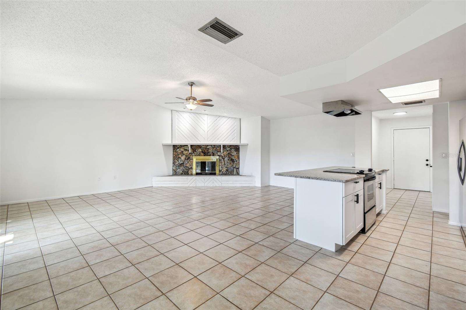 Image 21 of 59 For 16039 Frost Drive