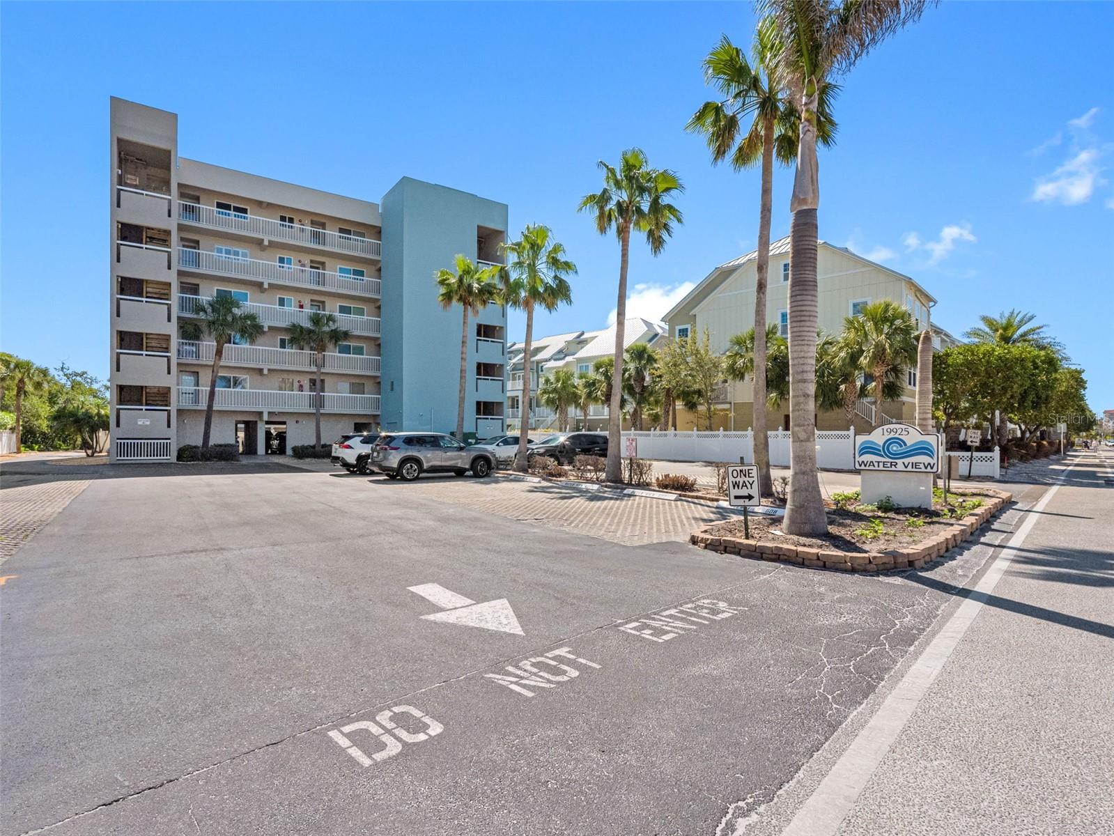 Image 46 of 50 For 19925 Gulf Boulevard 402