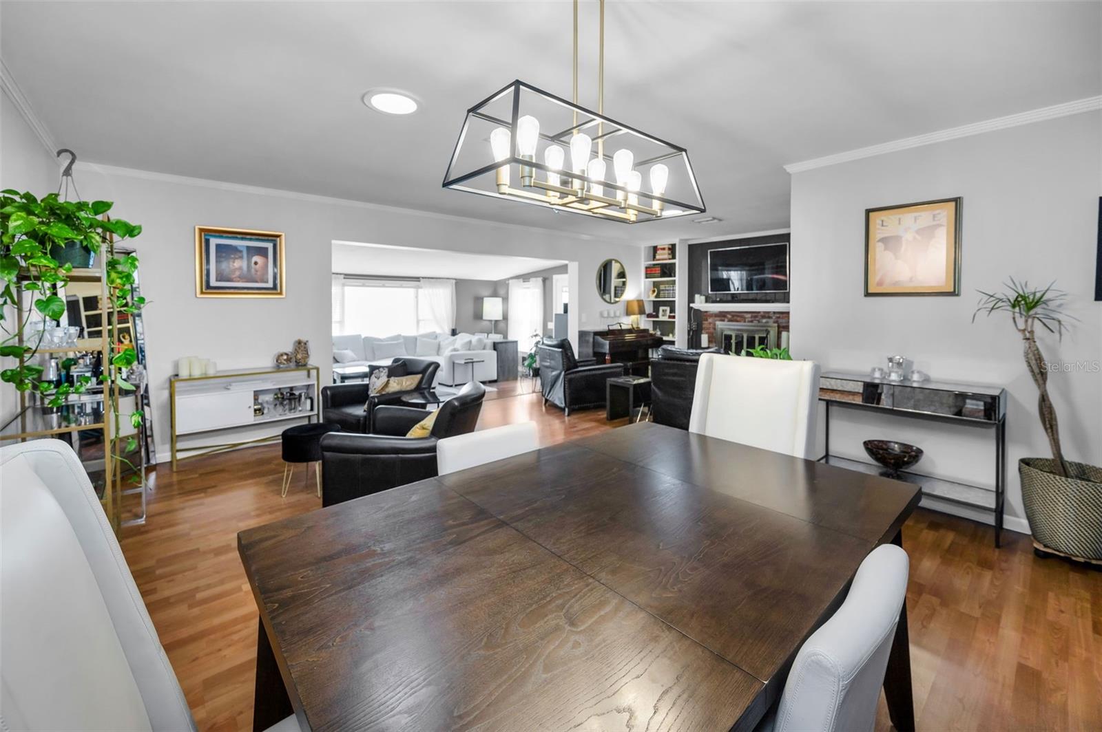 Image 13 of 70 For 202 Hesperides Street