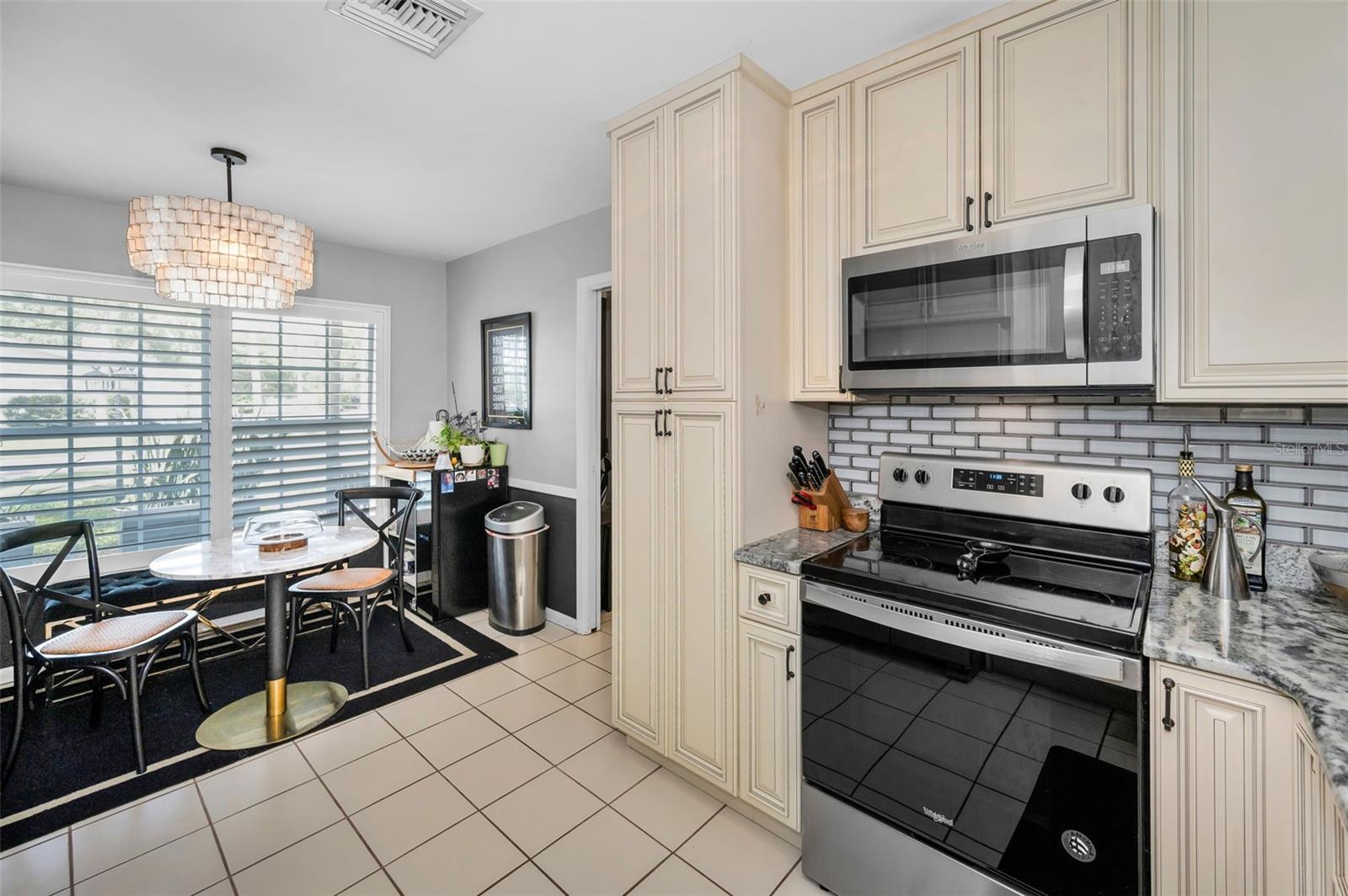 Image 20 of 70 For 202 Hesperides Street