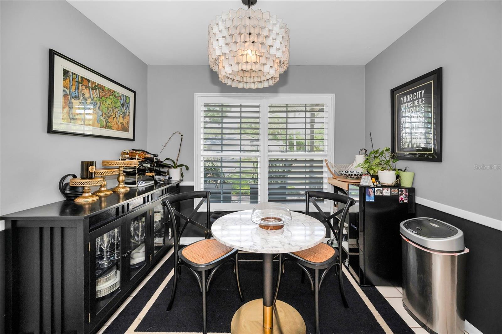 Image 21 of 70 For 202 Hesperides Street