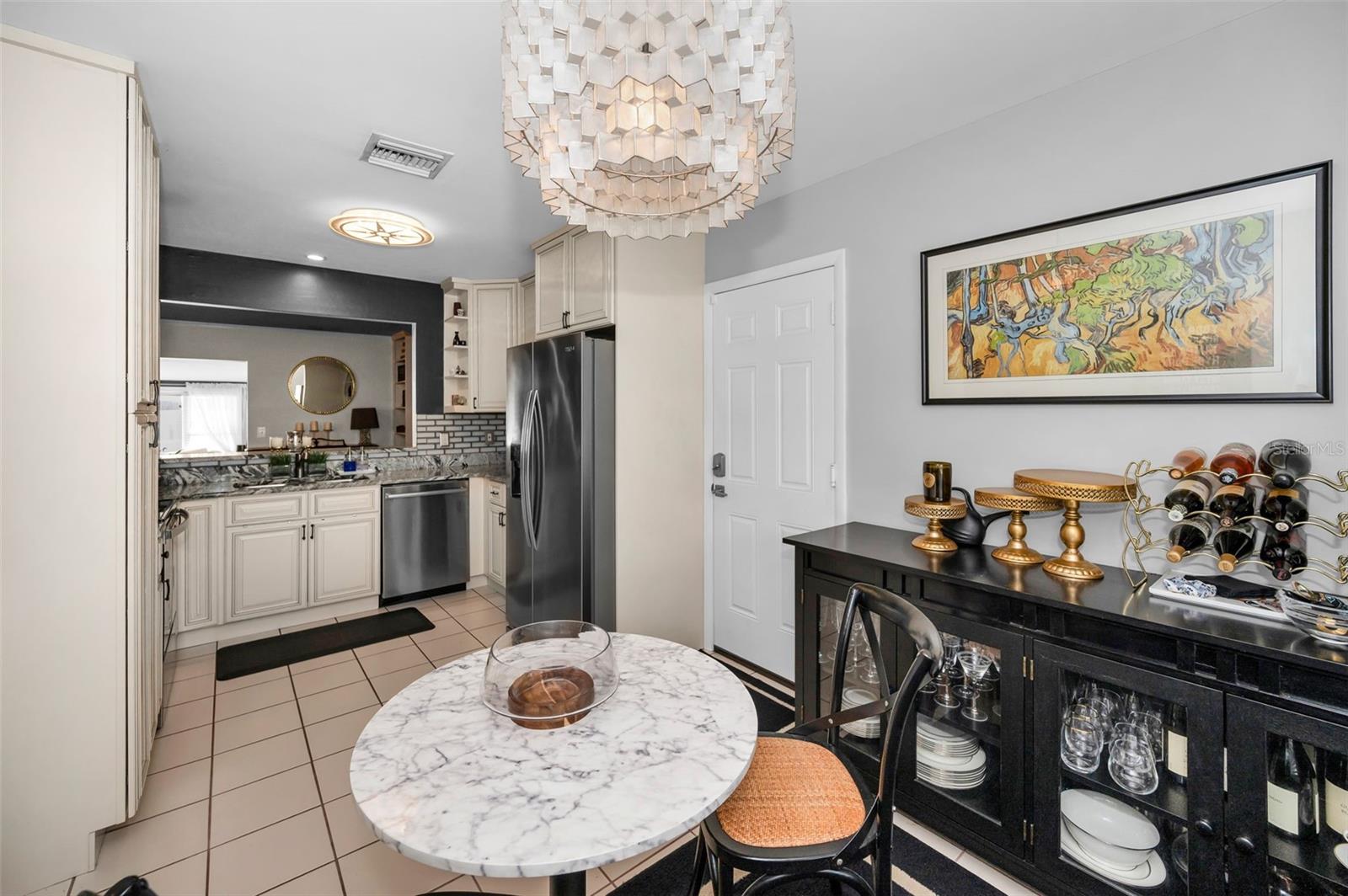 Image 22 of 70 For 202 Hesperides Street