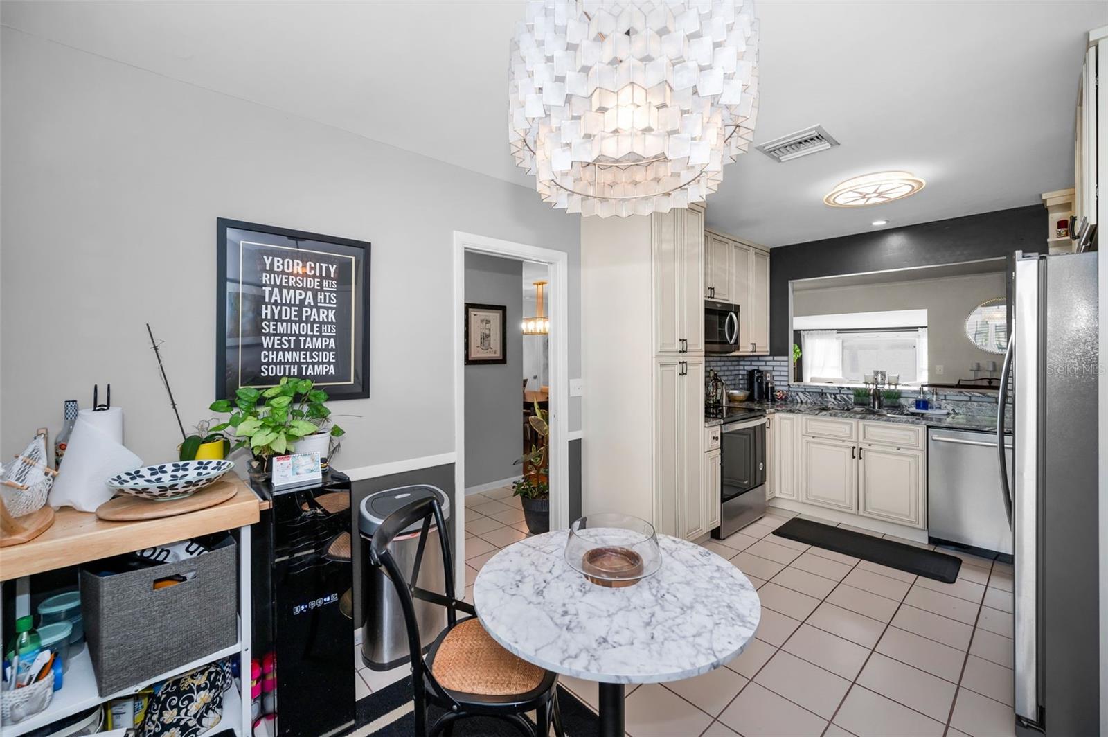 Image 23 of 70 For 202 Hesperides Street