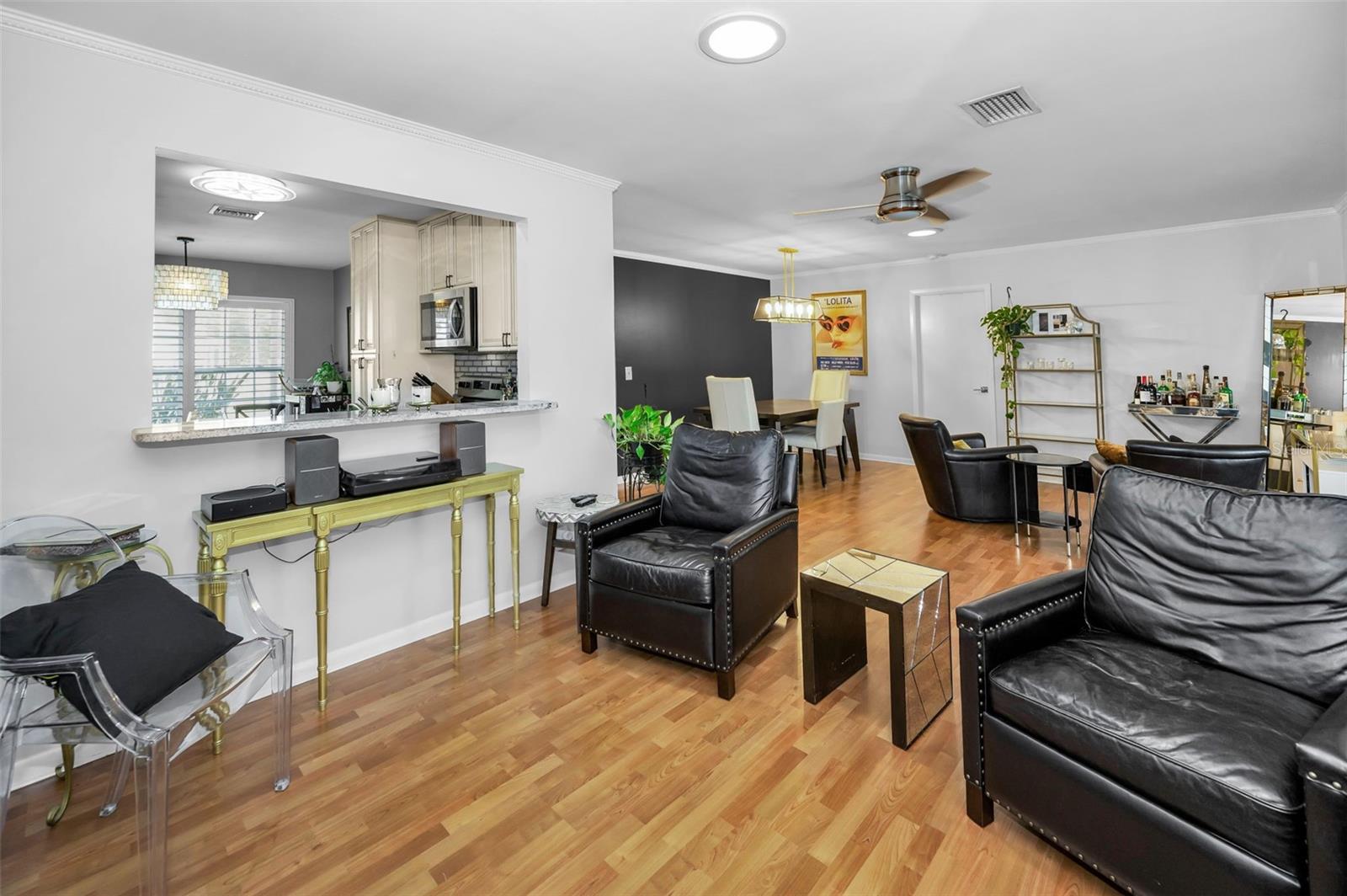 Image 26 of 70 For 202 Hesperides Street