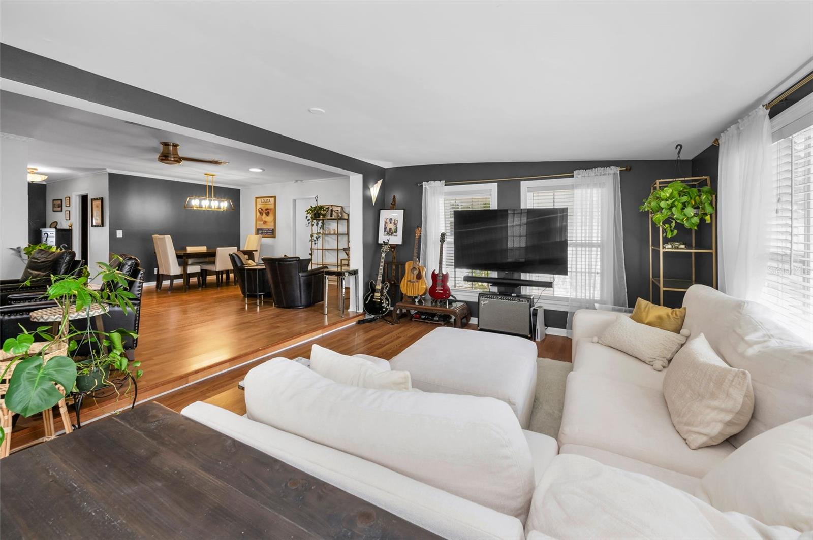 Image 34 of 70 For 202 Hesperides Street