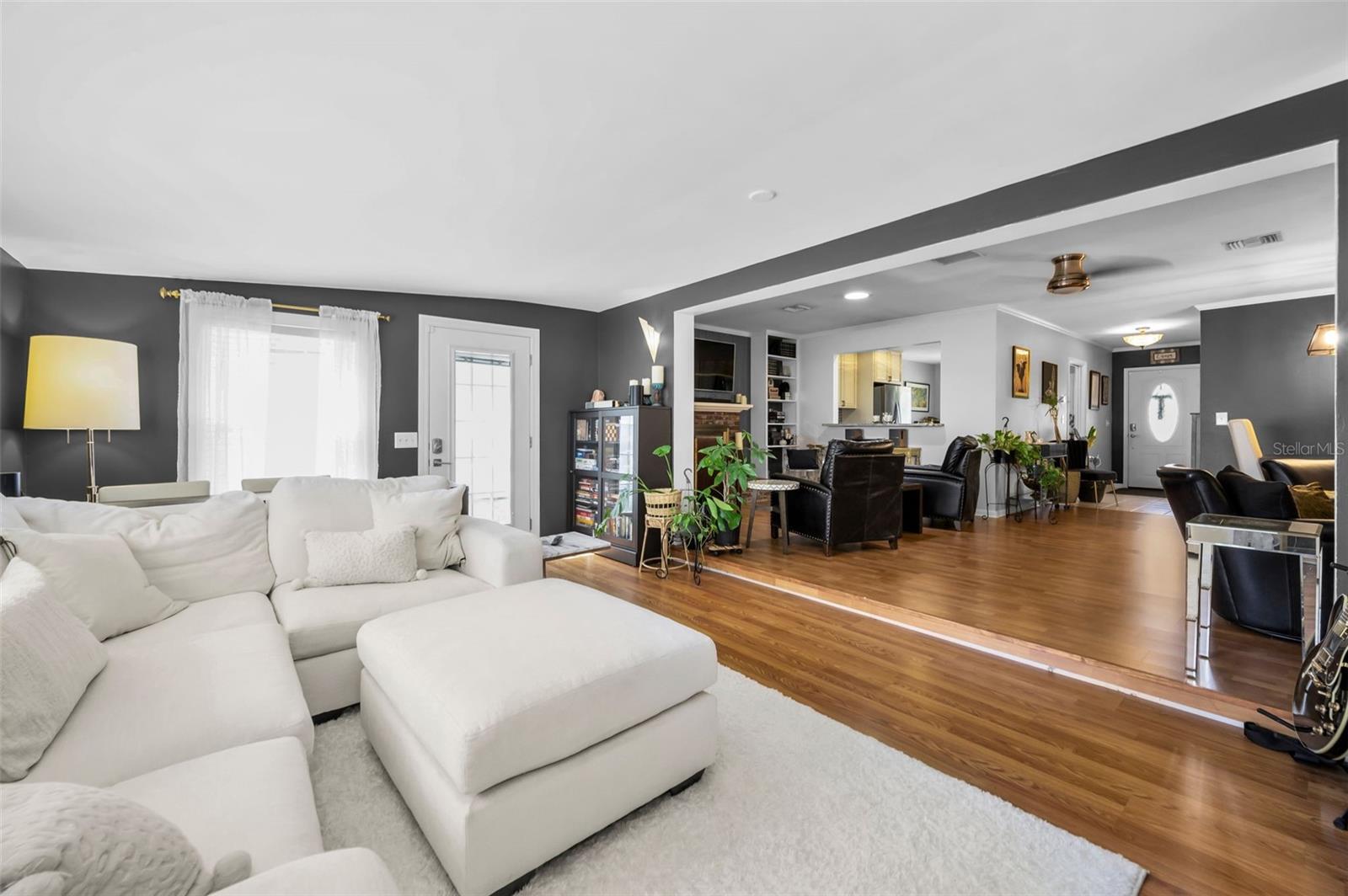 Image 35 of 70 For 202 Hesperides Street