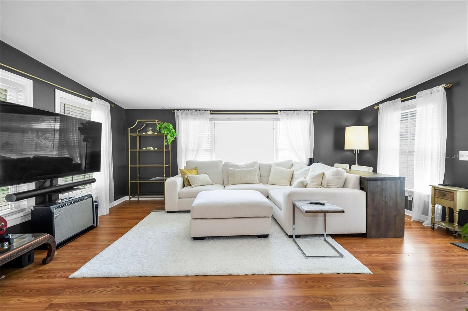 Image 36 of 70 For 202 Hesperides Street