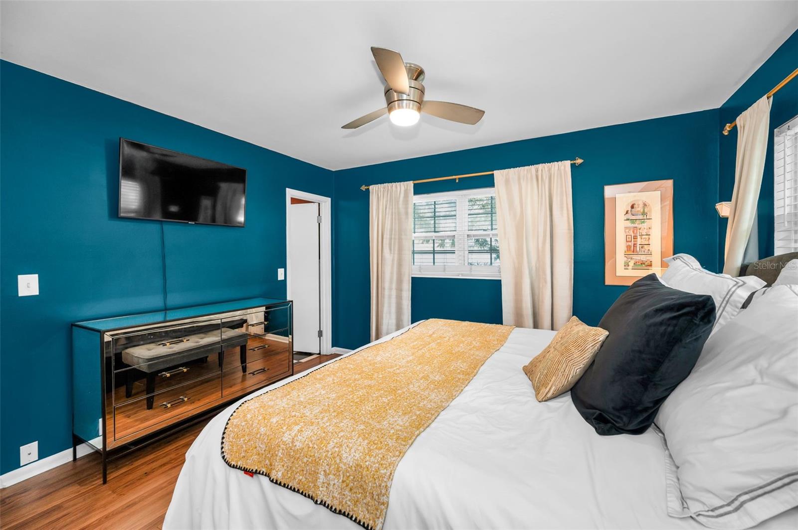 Image 38 of 70 For 202 Hesperides Street