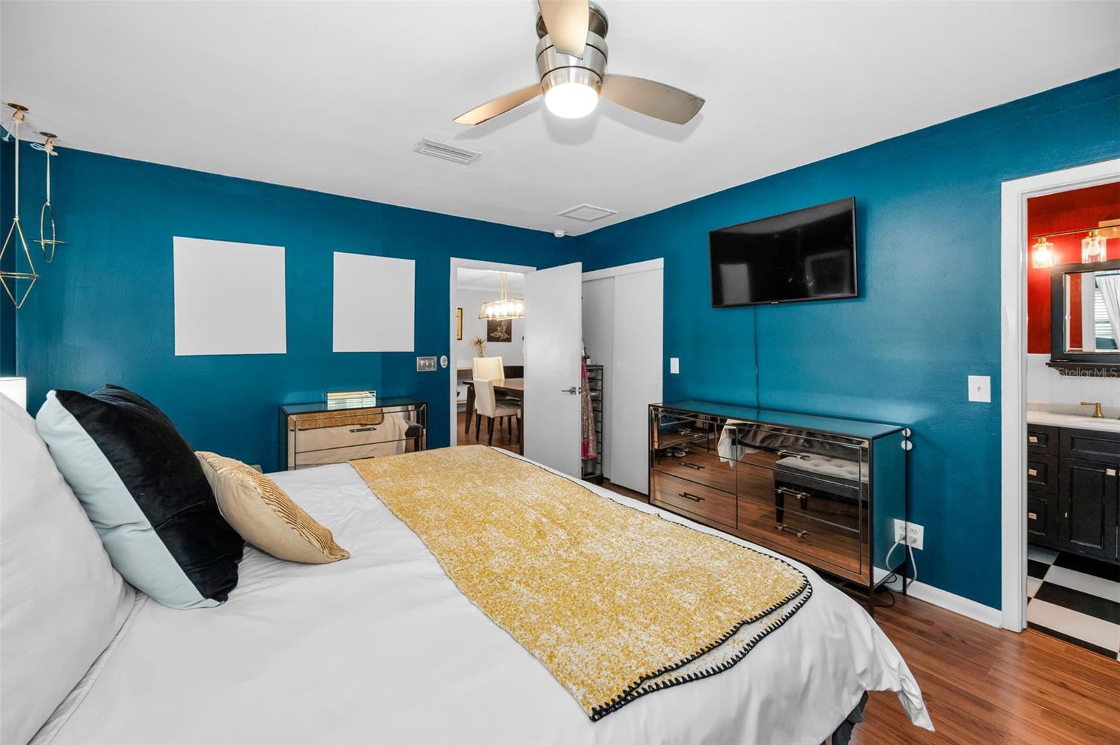 Image 39 of 70 For 202 Hesperides Street