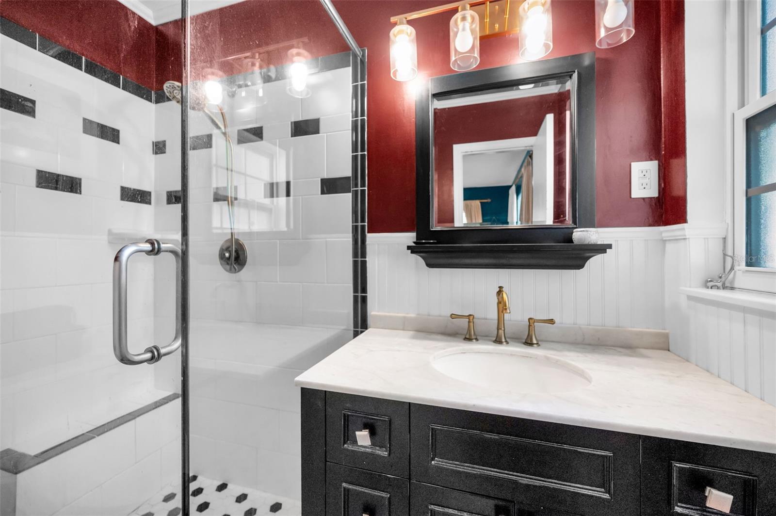Image 41 of 70 For 202 Hesperides Street