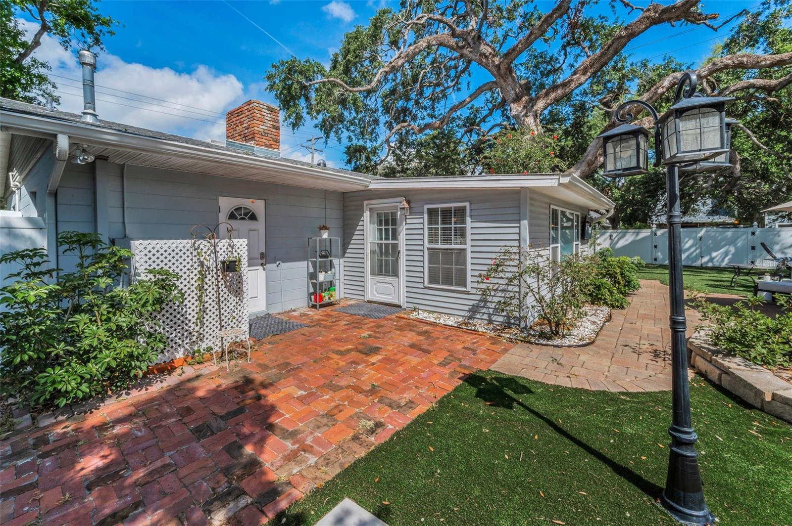 Image 51 of 70 For 202 Hesperides Street