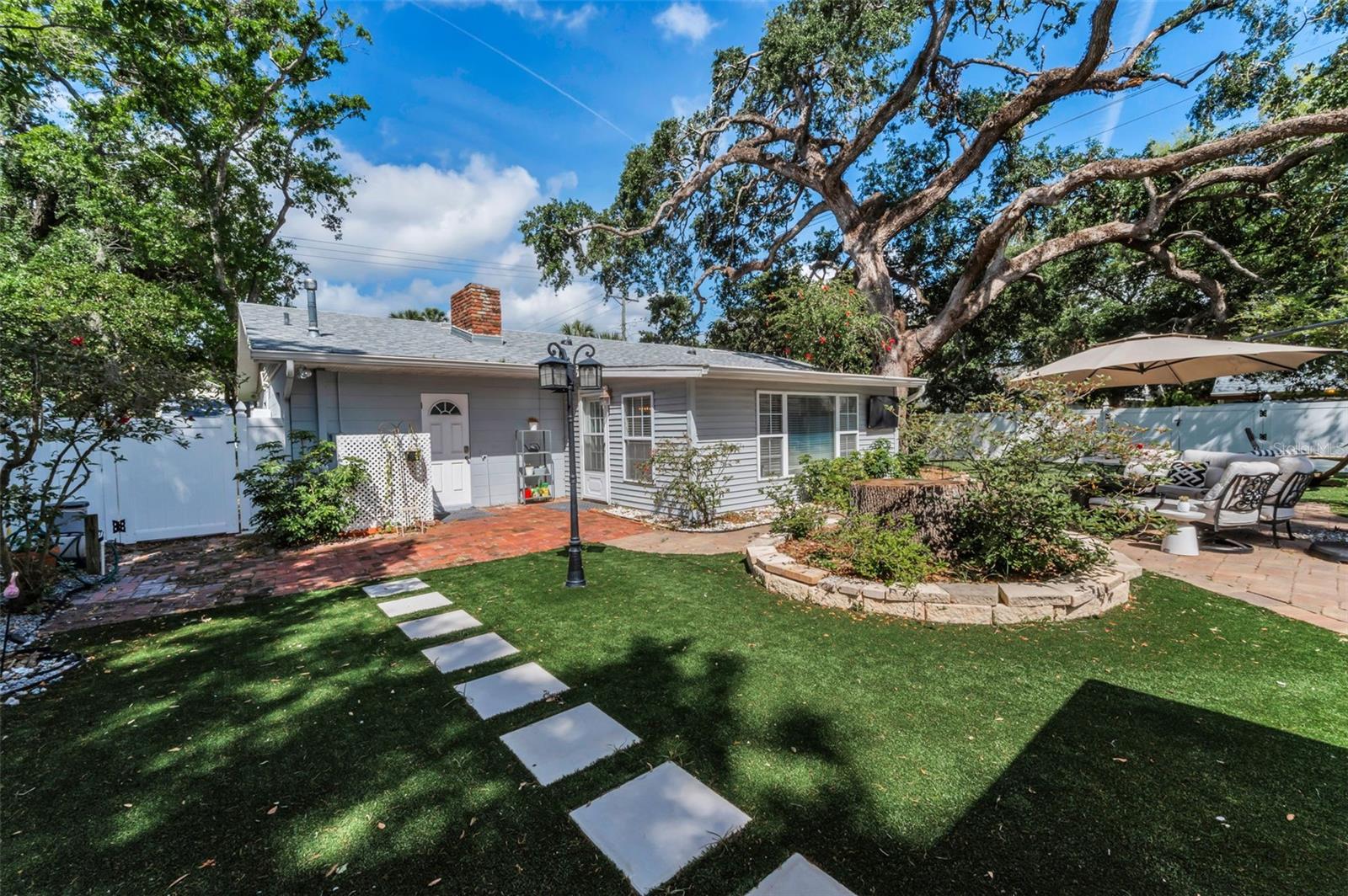Image 53 of 70 For 202 Hesperides Street