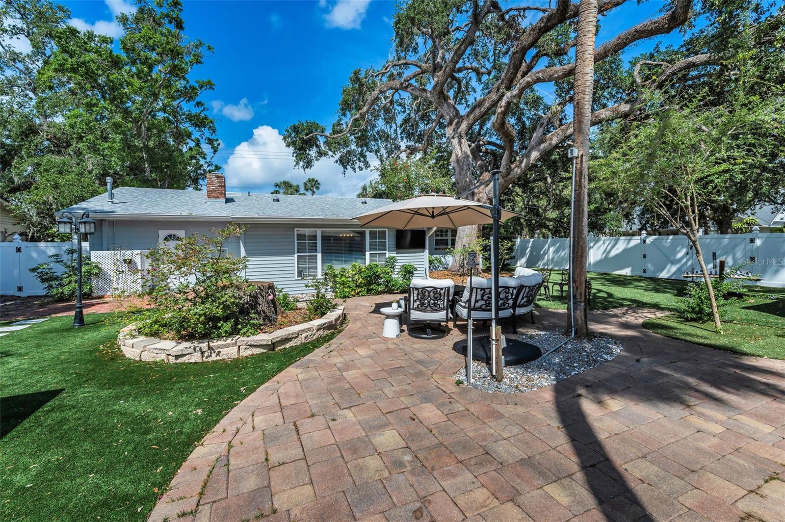 Image 54 of 70 For 202 Hesperides Street