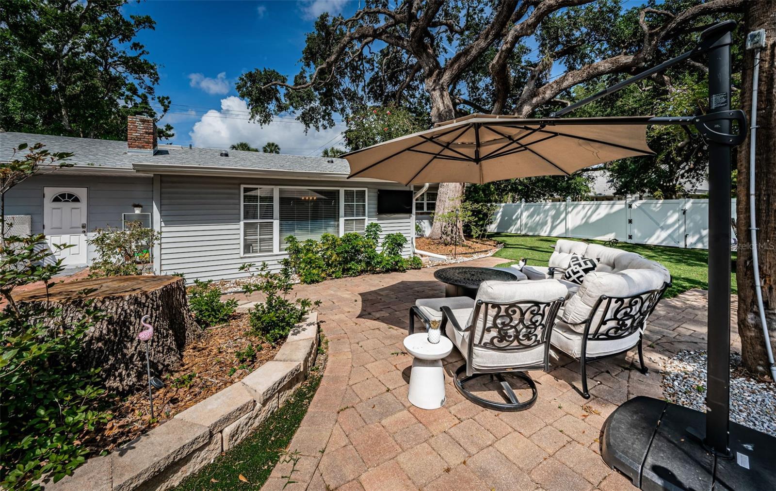 Image 58 of 70 For 202 Hesperides Street