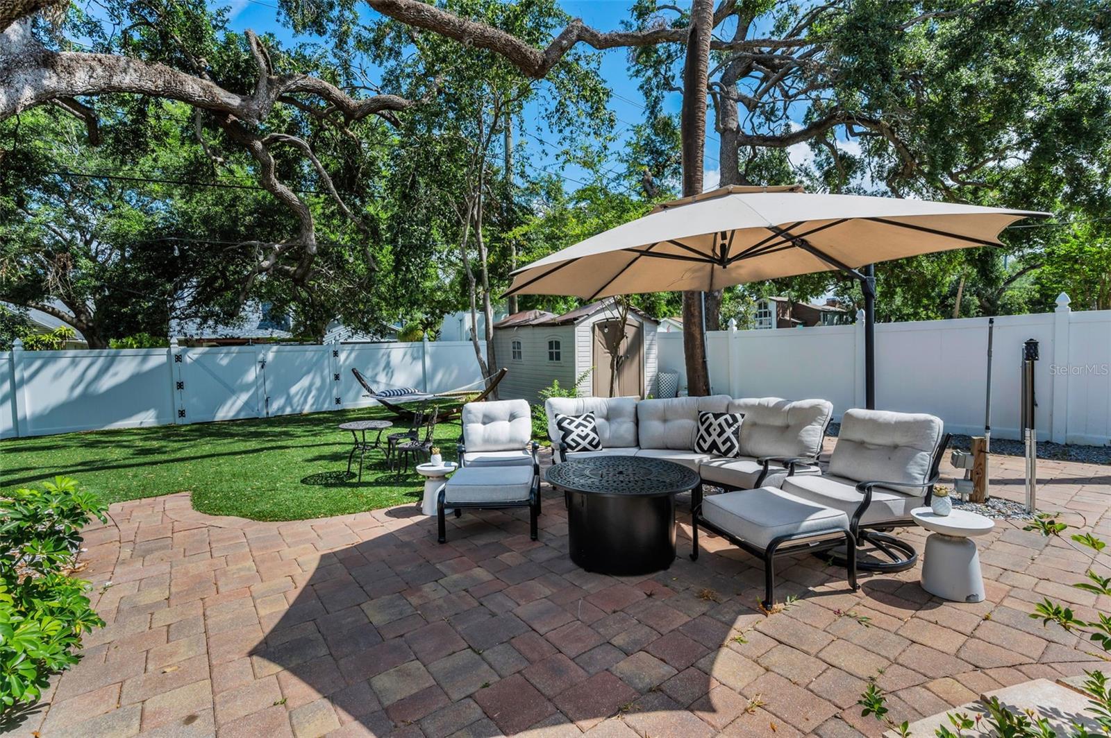Image 60 of 70 For 202 Hesperides Street