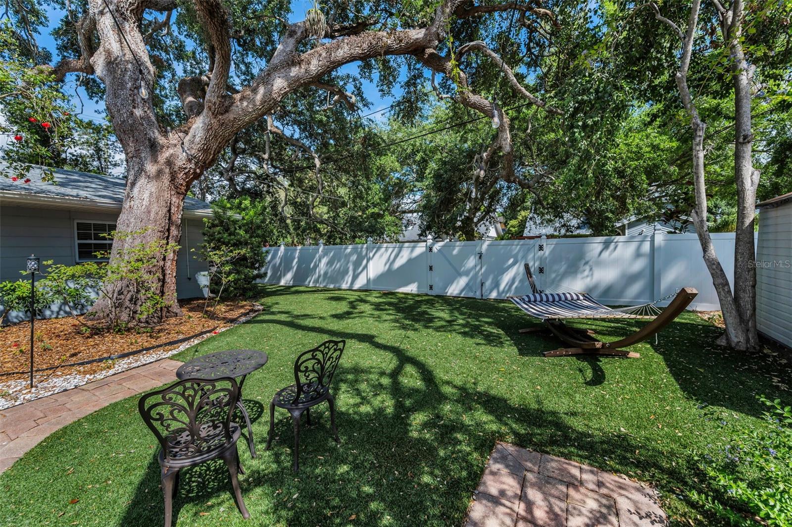 Image 62 of 70 For 202 Hesperides Street