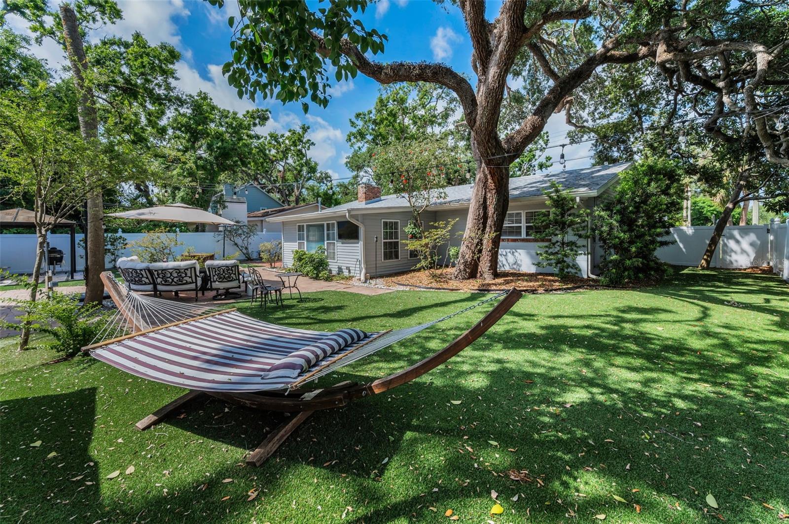 Image 63 of 70 For 202 Hesperides Street