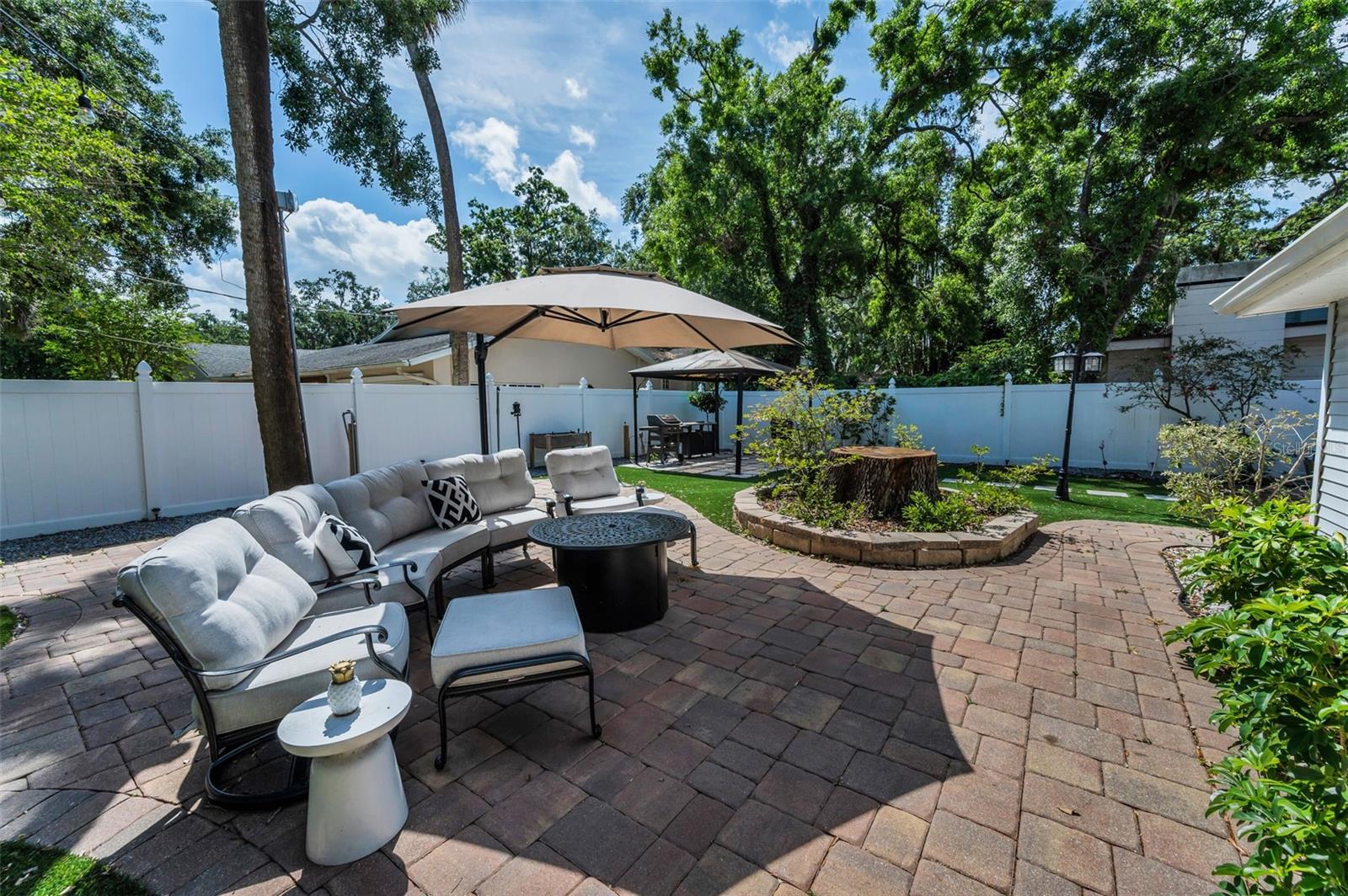 Image 65 of 70 For 202 Hesperides Street