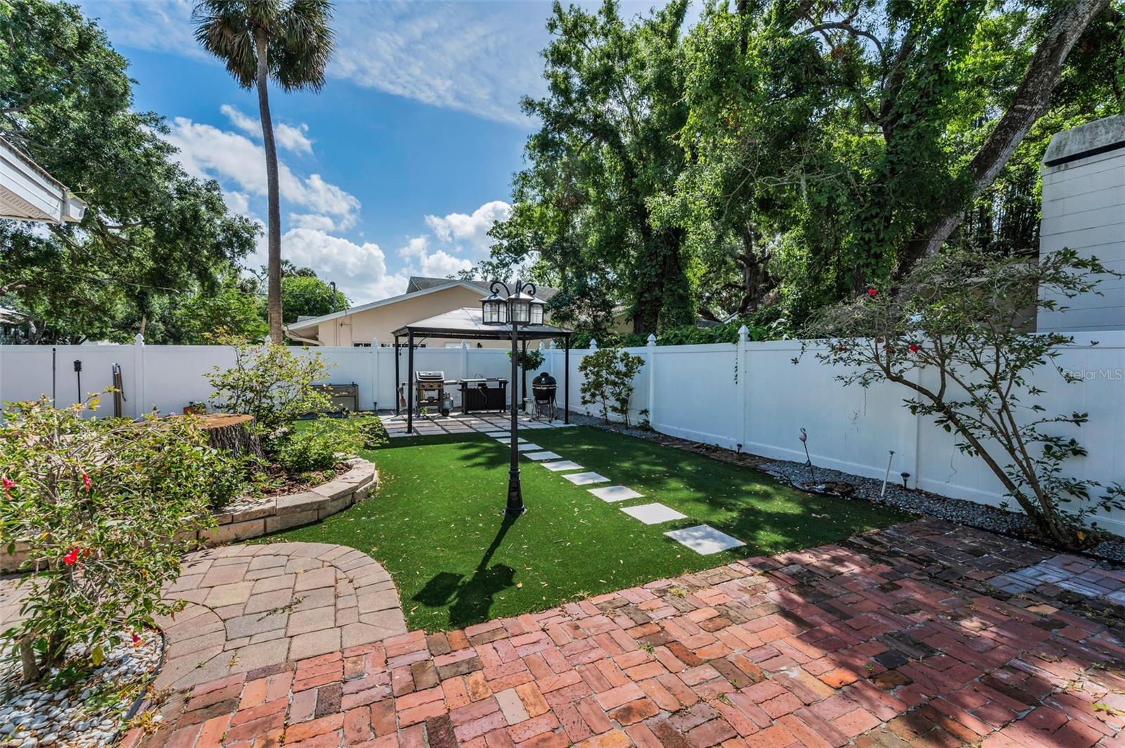 Image 67 of 70 For 202 Hesperides Street
