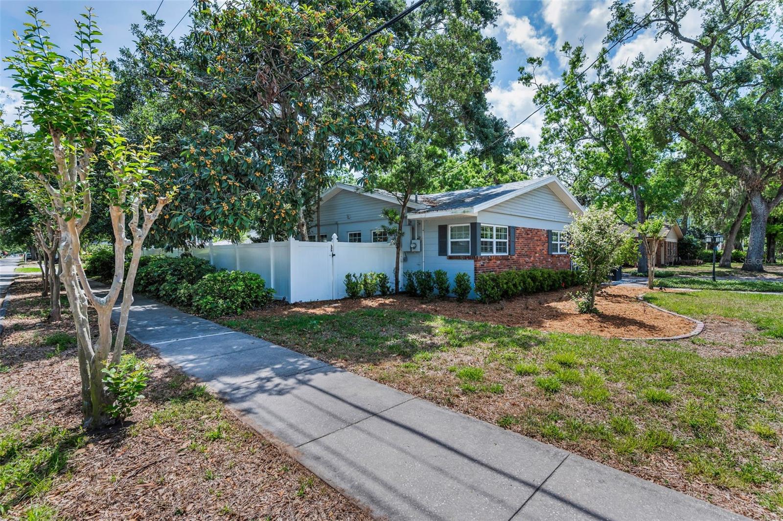Image 69 of 70 For 202 Hesperides Street