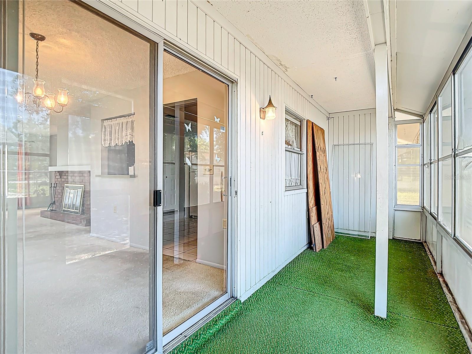 Listing photo id 16 for 10819 Los Santos Drive