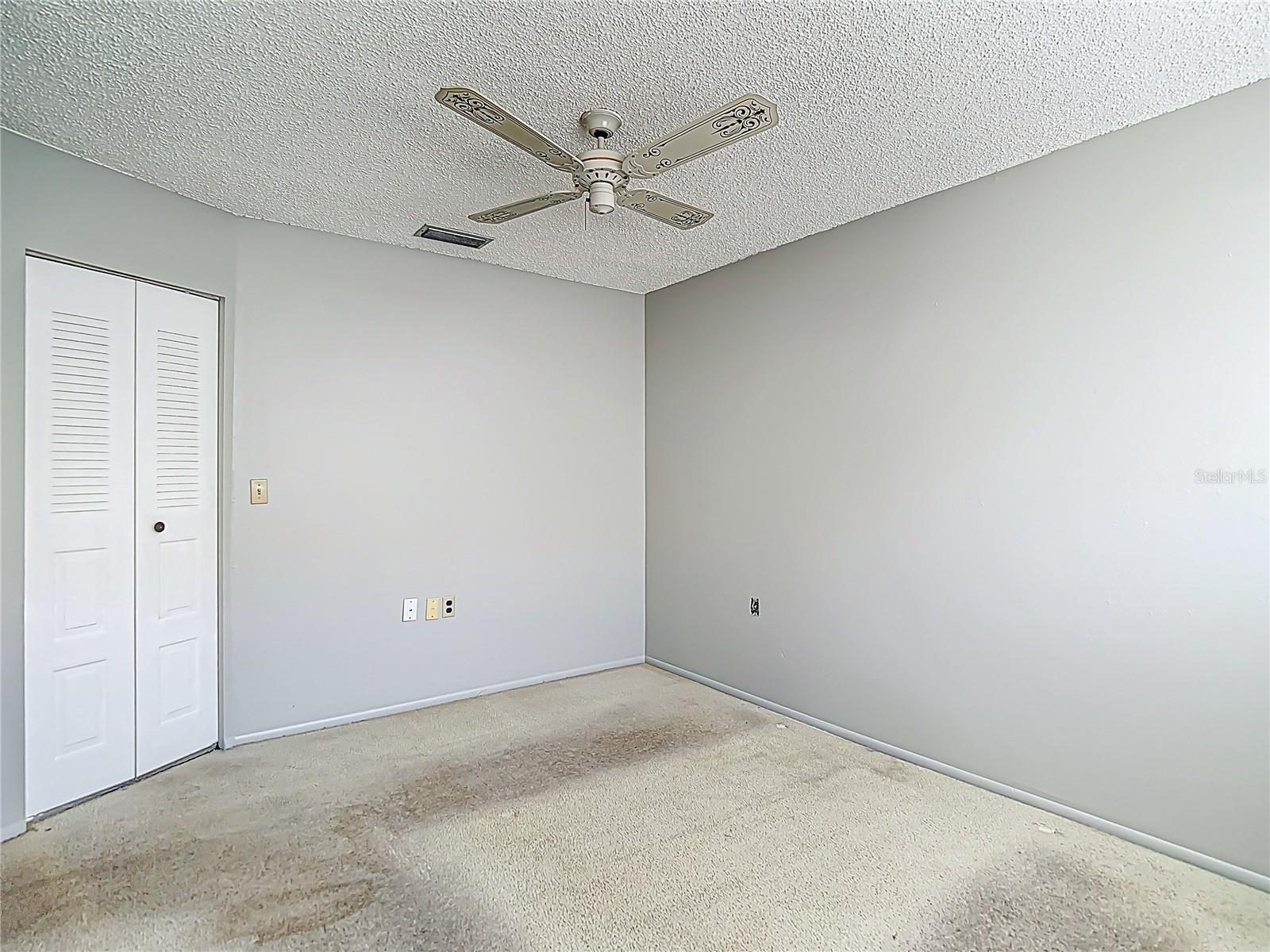 Listing photo id 24 for 10819 Los Santos Drive