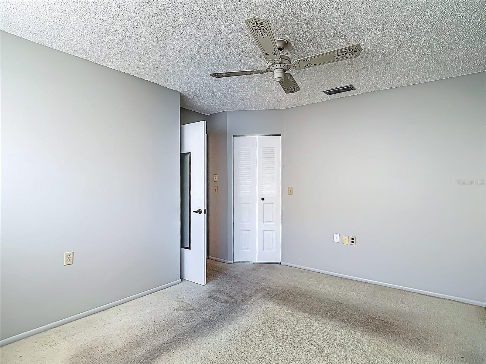 Listing photo id 30 for 10819 Los Santos Drive