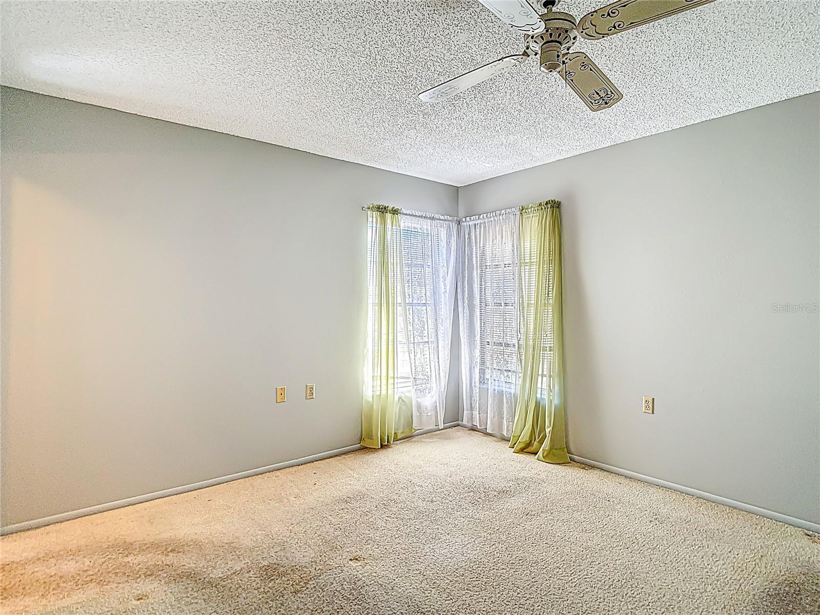 Listing photo id 34 for 10819 Los Santos Drive