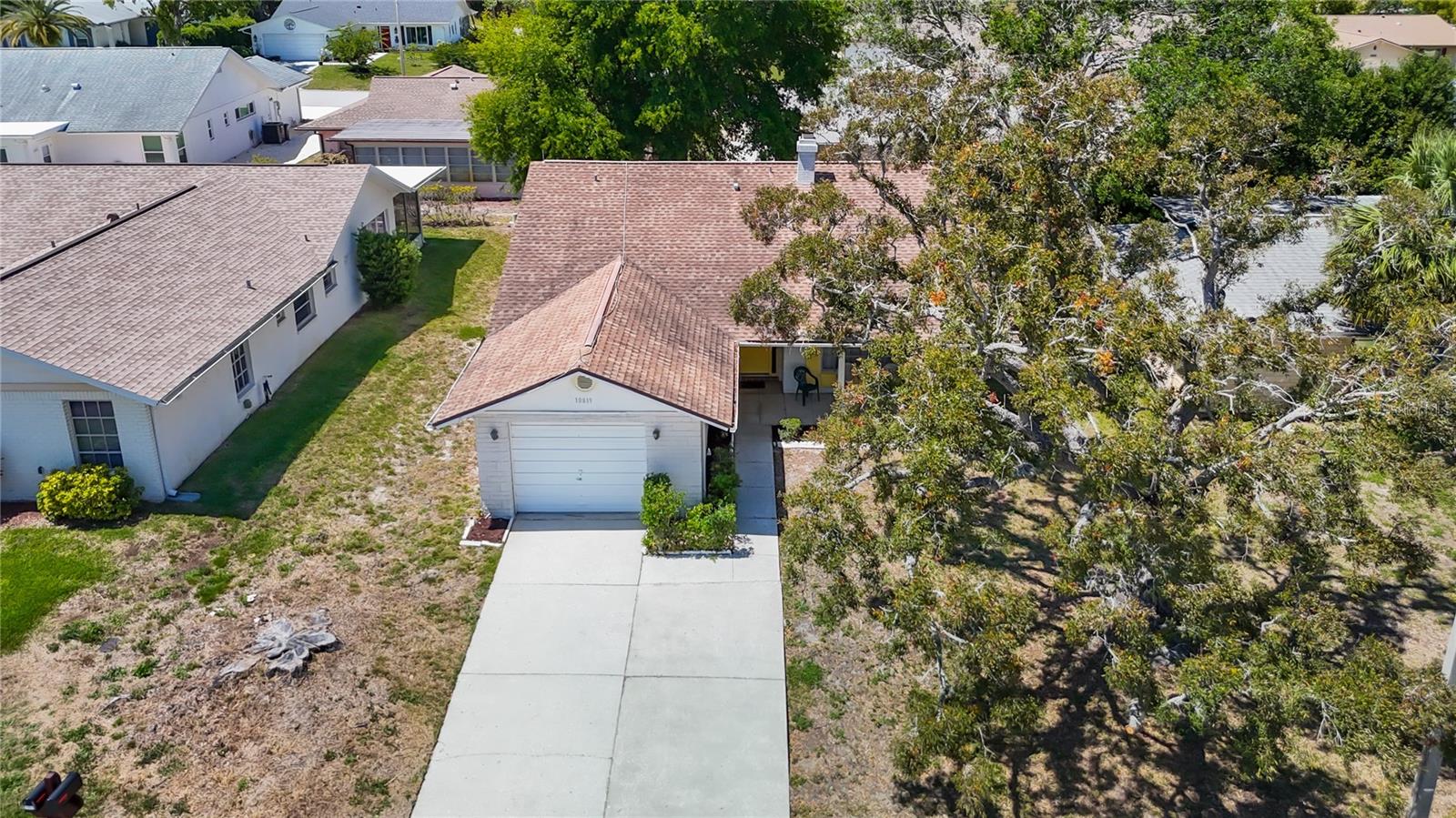 Listing photo id 43 for 10819 Los Santos Drive