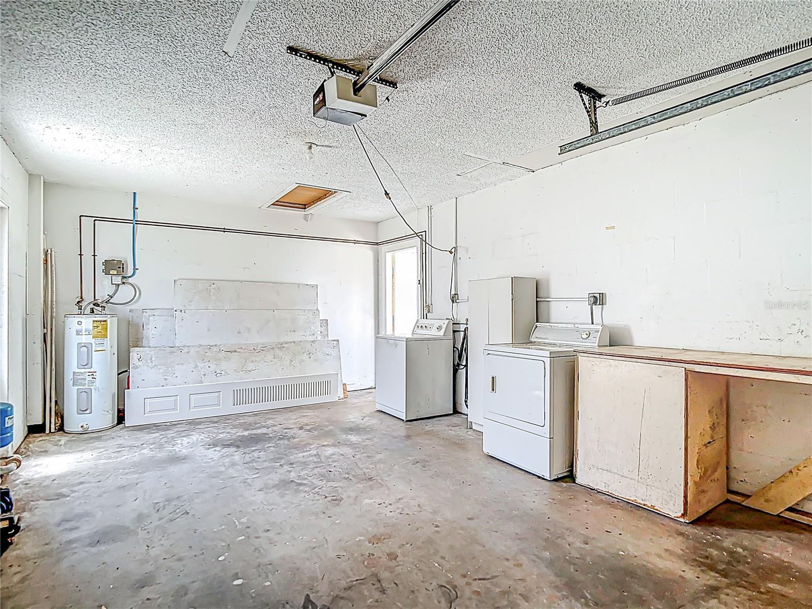 Listing photo id 47 for 10819 Los Santos Drive
