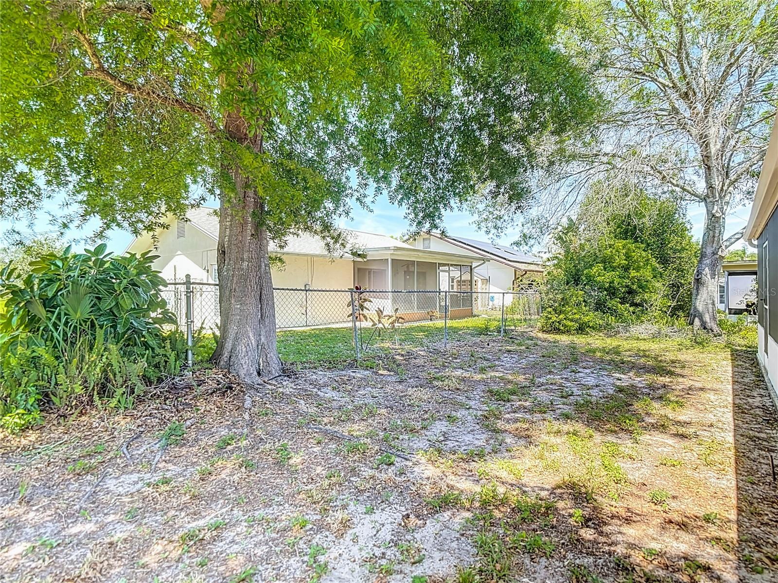 Listing photo id 48 for 10819 Los Santos Drive