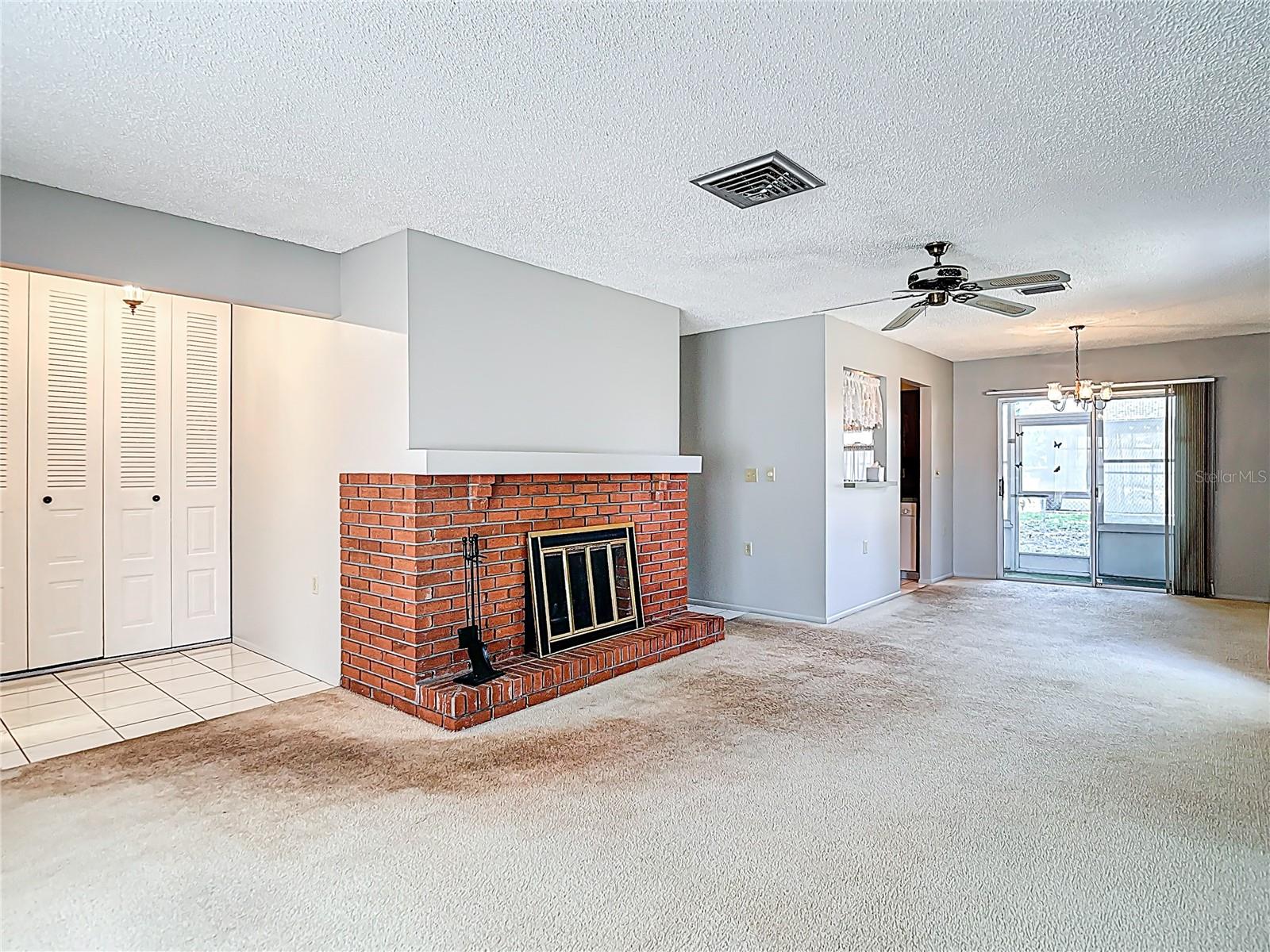 Listing photo id 5 for 10819 Los Santos Drive