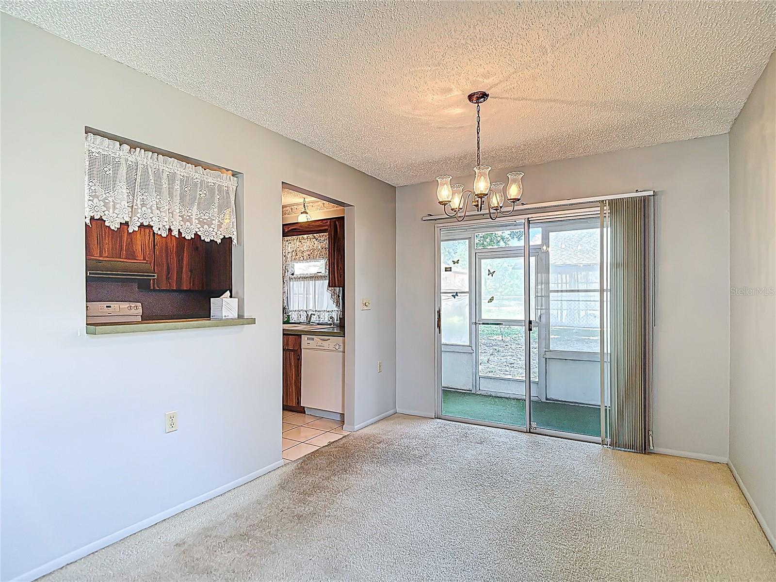 Listing photo id 7 for 10819 Los Santos Drive