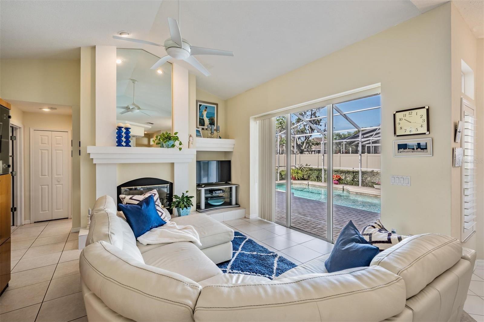 Image 22 of 43 For 10510 Castleford Way