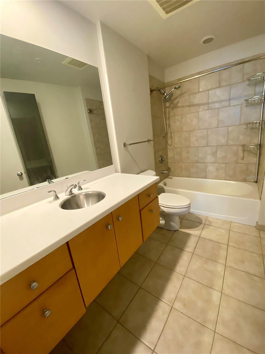 Image 11 of 12 For 1120 Kennedy Boulevard 827