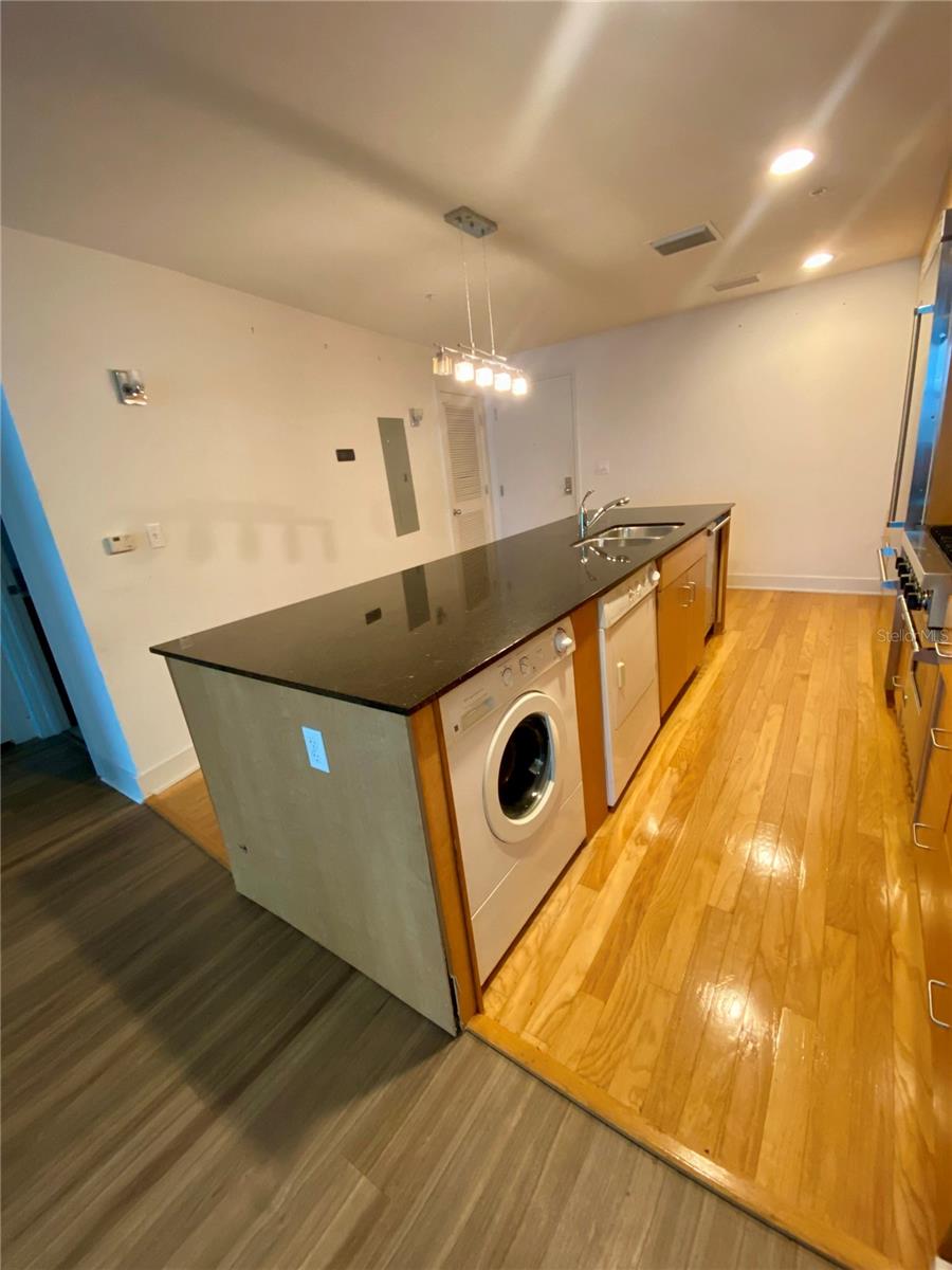 Image 6 of 12 For 1120 Kennedy Boulevard 827