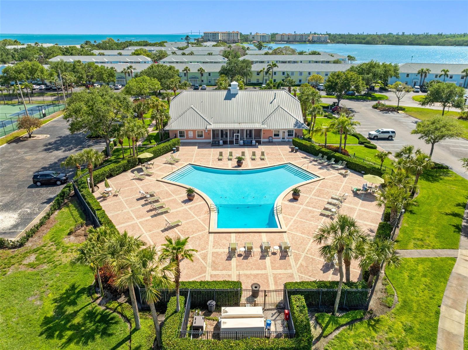 Listing photo id 14 for 0 Beach Drive Se 162ss