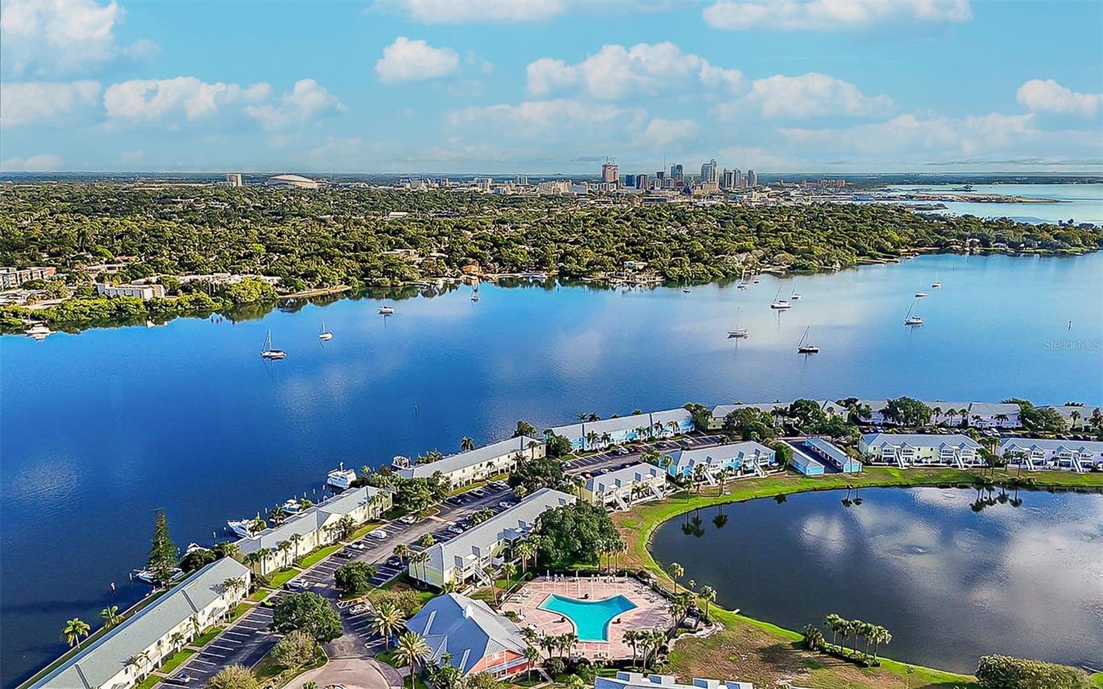 Listing photo id 15 for 0 Beach Drive Se 162ss
